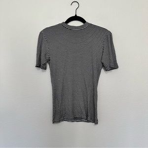 Albion fit blue and white striped puff short sleeve top slight mock neck sz.M